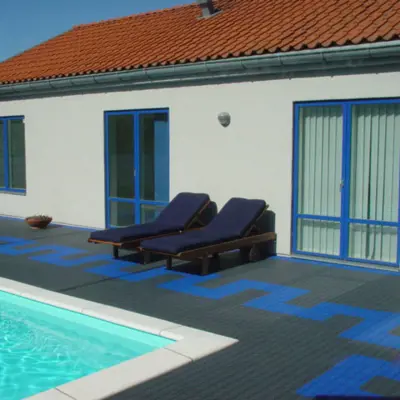 Bergo_Flooring_Poolarea_Royal_Graphitegrey_Blue (1)