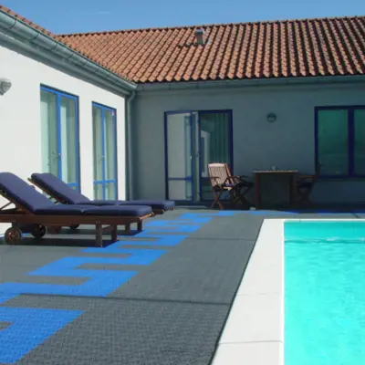 Bergo_Flooring_Poolarea_Royal_Graphitegrey_Blue