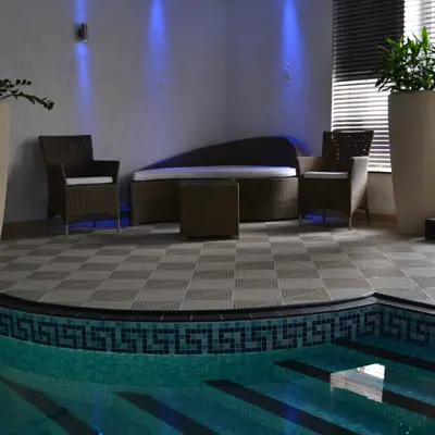 Bergo_Flooring_Poolarea_Unique_Stonegrey