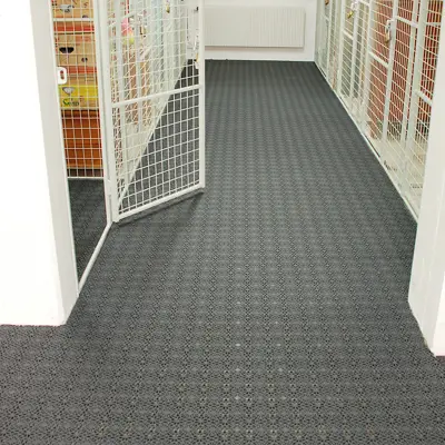 Bergo_Flooring_Storage_room_Royal_Graphitegrey 2