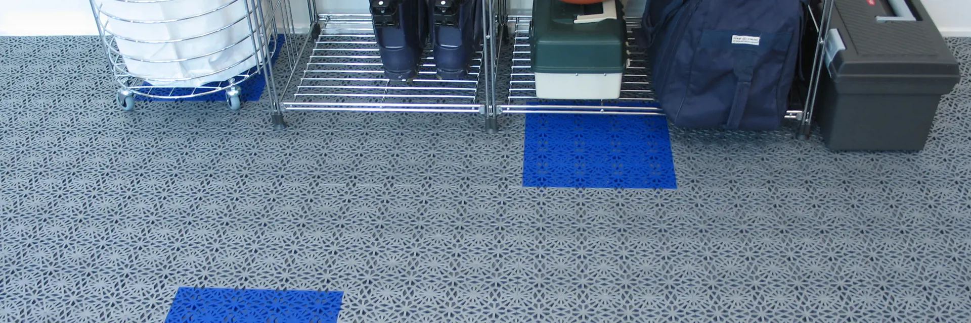 Bergo_Flooring_Storage_room_Royal_Silvergrey_Blue 6