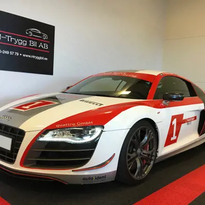 Bergo Flooring car showroom Bergo Black Red