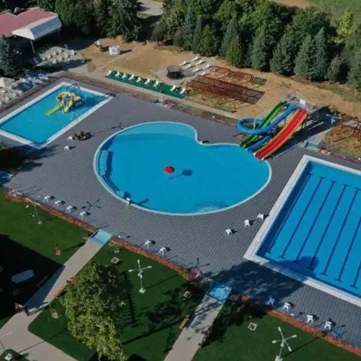 Bergo Flooring pool area Bergo Unique Silvergrey (1)