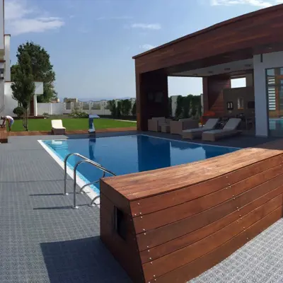 Bergo_Flooring_Poolarea_Royal_Stonegrey (1)