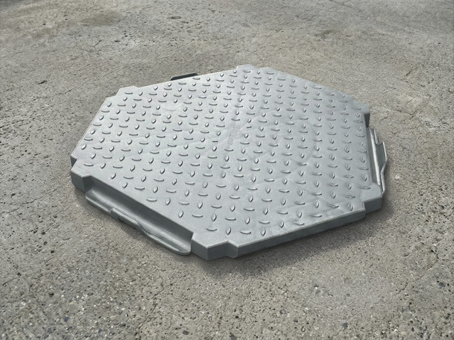 Bergo Solid Grey Tile 900GY300 Front